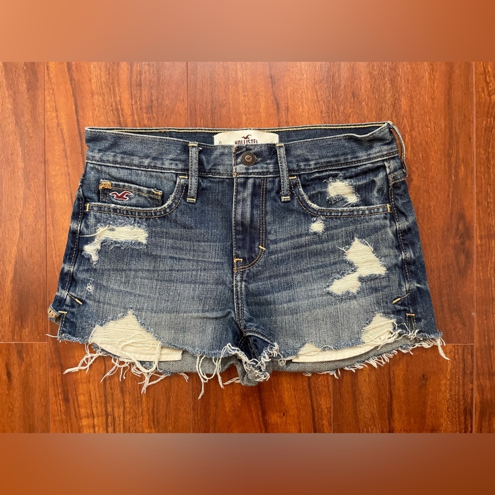 NEW Hollister Distressed Blue Jean Shorts High Rise Size 0 24